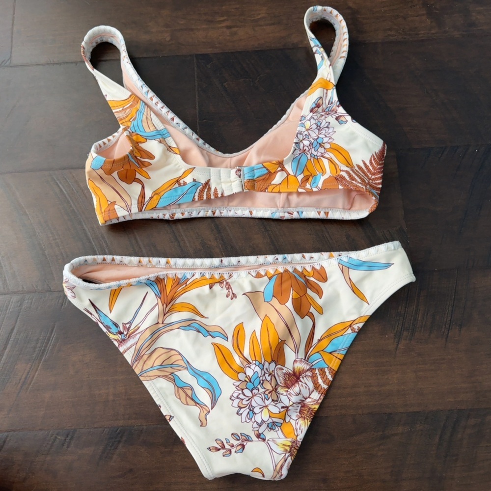 Bikini Set - Picture 8 of 16